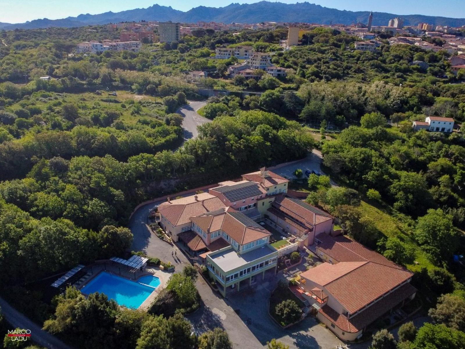 Pausania Inn Tempio Pausania Bagian luar foto