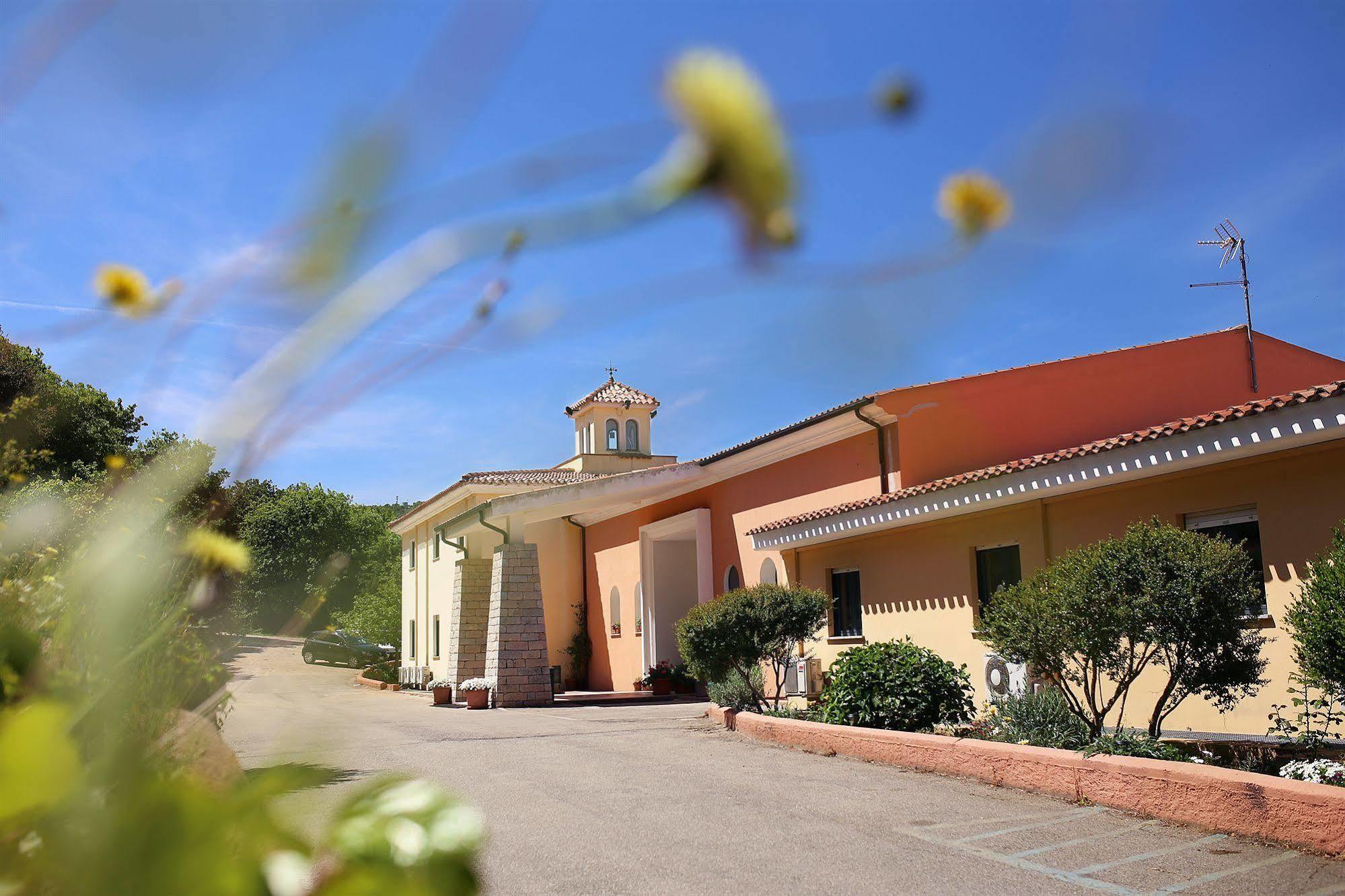 Pausania Inn Tempio Pausania Bagian luar foto